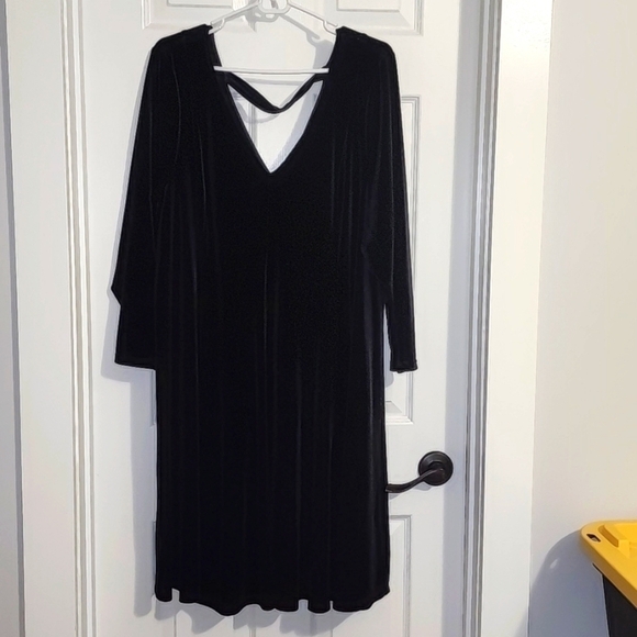 torrid Dresses & Skirts - Torrid Black velvet Dress Sz 4